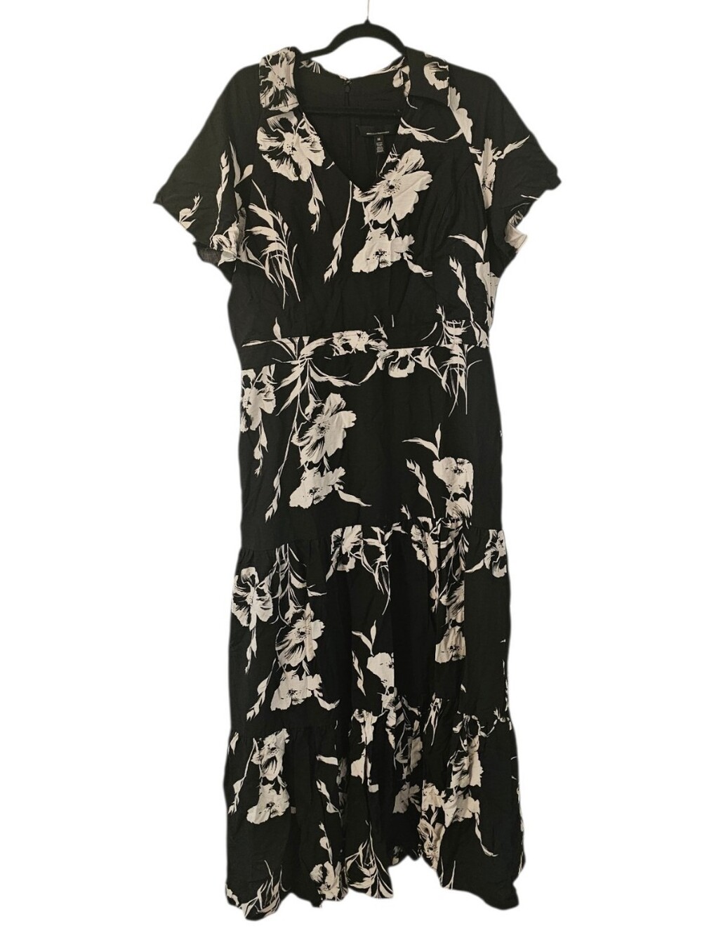 Black & White White House Black Market Women's Surplice Floral Tiered Midi Dress